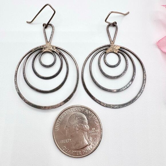 Vintage Joined Circles Silver Dangle Earrings Patina Geometric Boho Festival - Picture 4 of 9